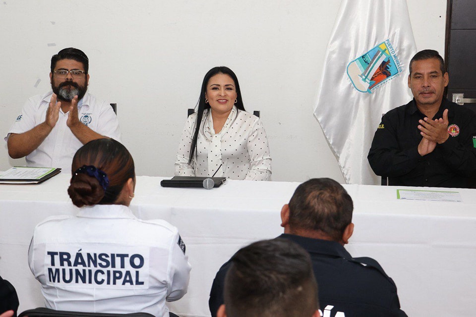 Reconoce Blanca Merari esfuerzo de policías de Puerto Morelos y llama a la profesionalización