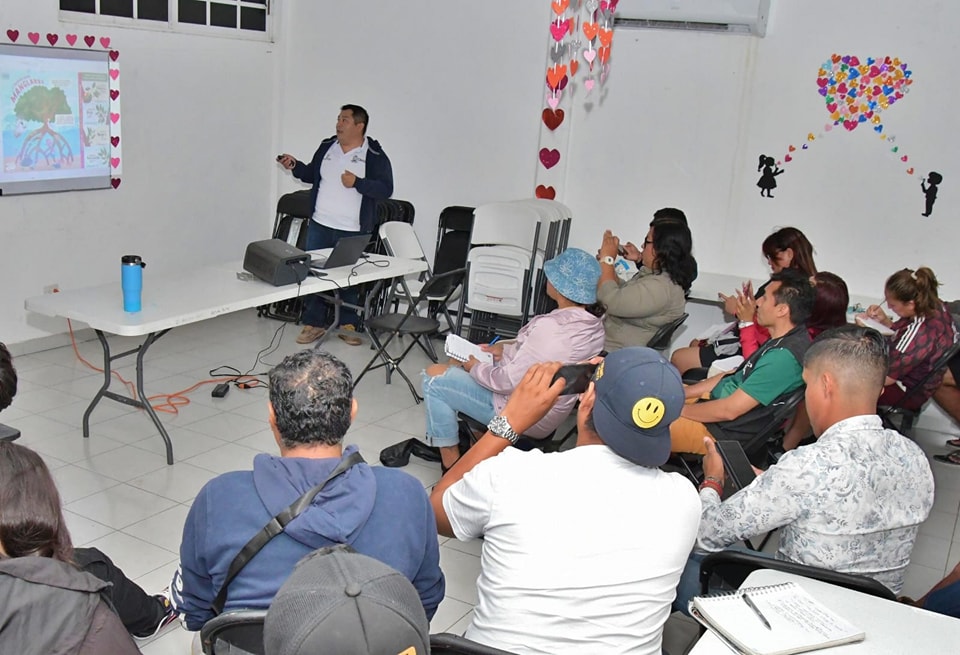 Capacita la FPMC sobre Ecoturismo a integrantes de la Asociación de Guías Profesionales de Quintana Roo