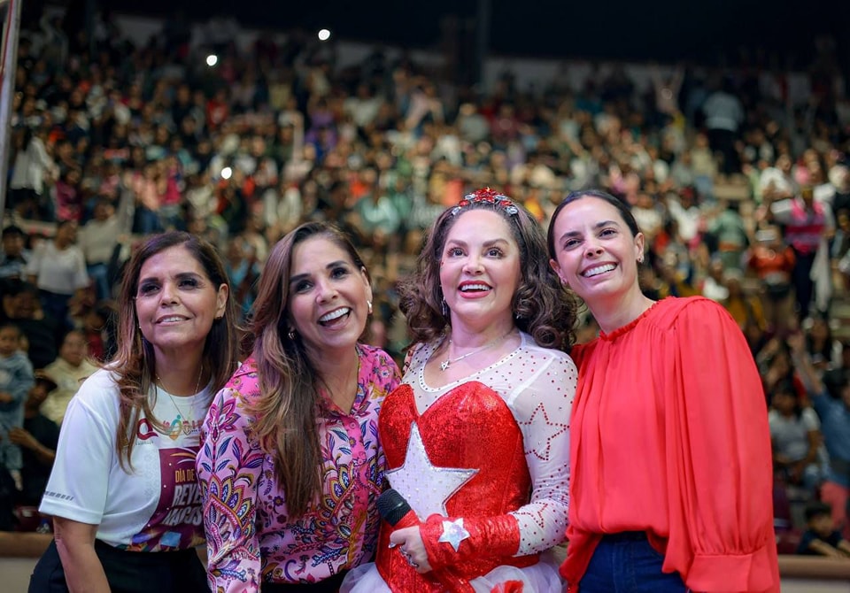Festejan Ana Paty Peralta y Mara Lezama a niños cancunenses por día de Reyes Magos