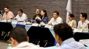 Anahí González se reúne con Asociados Náuticos de Quintana Roo A. C